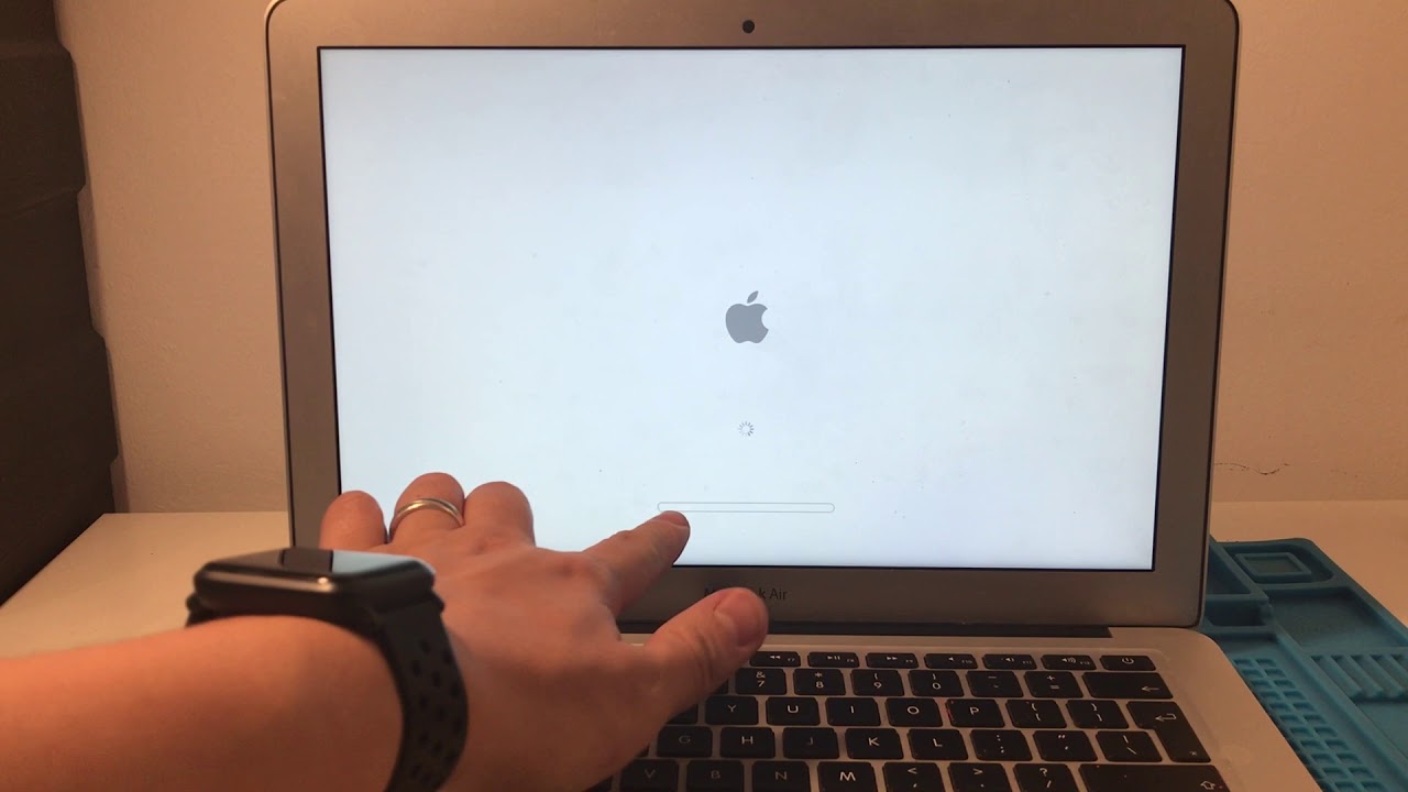 how to fix a mac stuck on loading screen