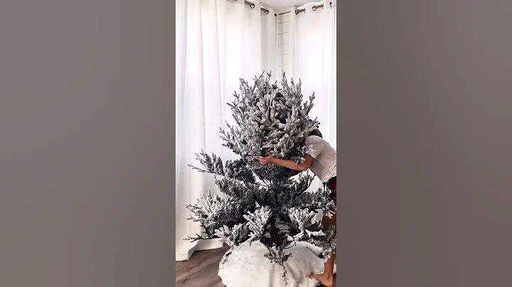 #christmas  Hacks 169--How to achieve the perfect shape for your tree skirt ?  #decoration #decor