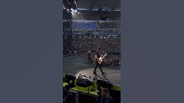 Kirk Hammett & Lars Ulrich switching instruments (Hamburg night 2)