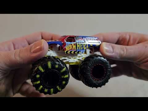 ASMR:  Toy Car Tingles & Whispering 🚙🚗