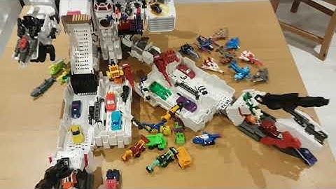 Transformers Generations LG-EX Metroplex with Microns (Minicon City)