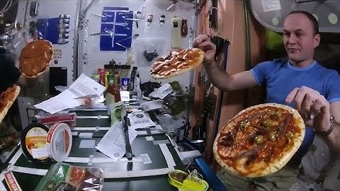 Astronauts throw pizza party in space