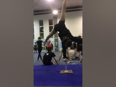 Акробатика - YouTube
