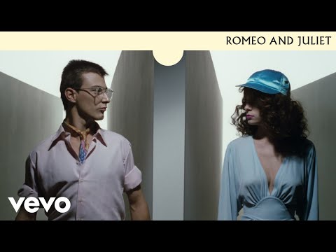 Video: Tussen wie kom Romeo?