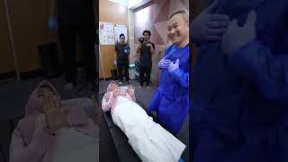 This lady suffering Hips Lock problem form indonesia