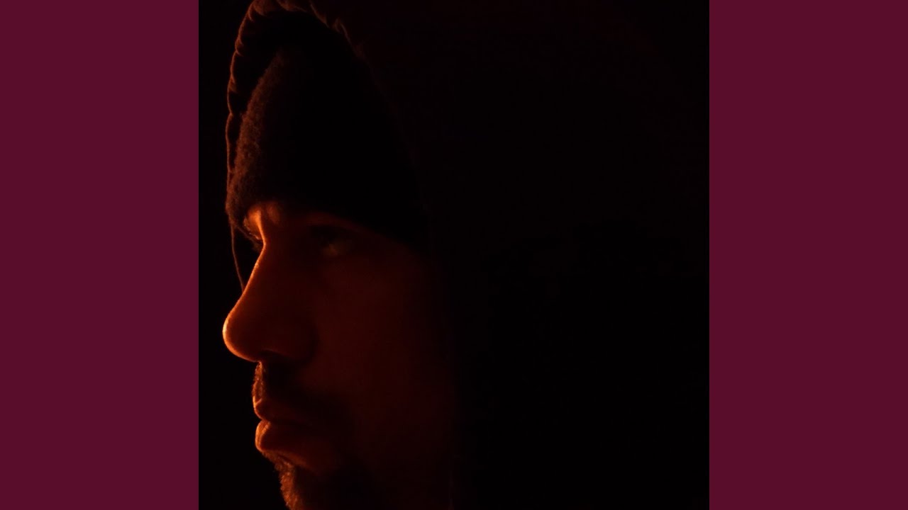 Asylum auf YouTube ansehen Asylum auf YouTube ansehen