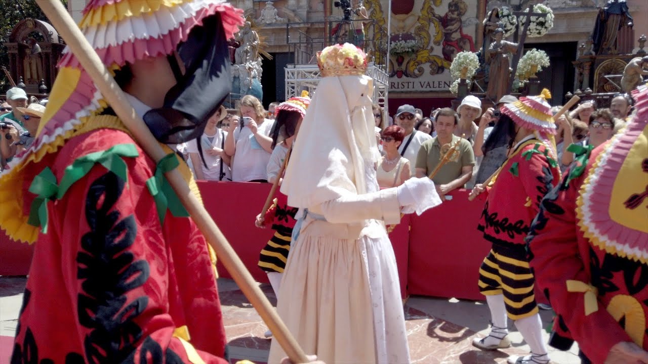 Corpus Christi in Valencia - Day Parades of 2019 / Let the Moma Dance!