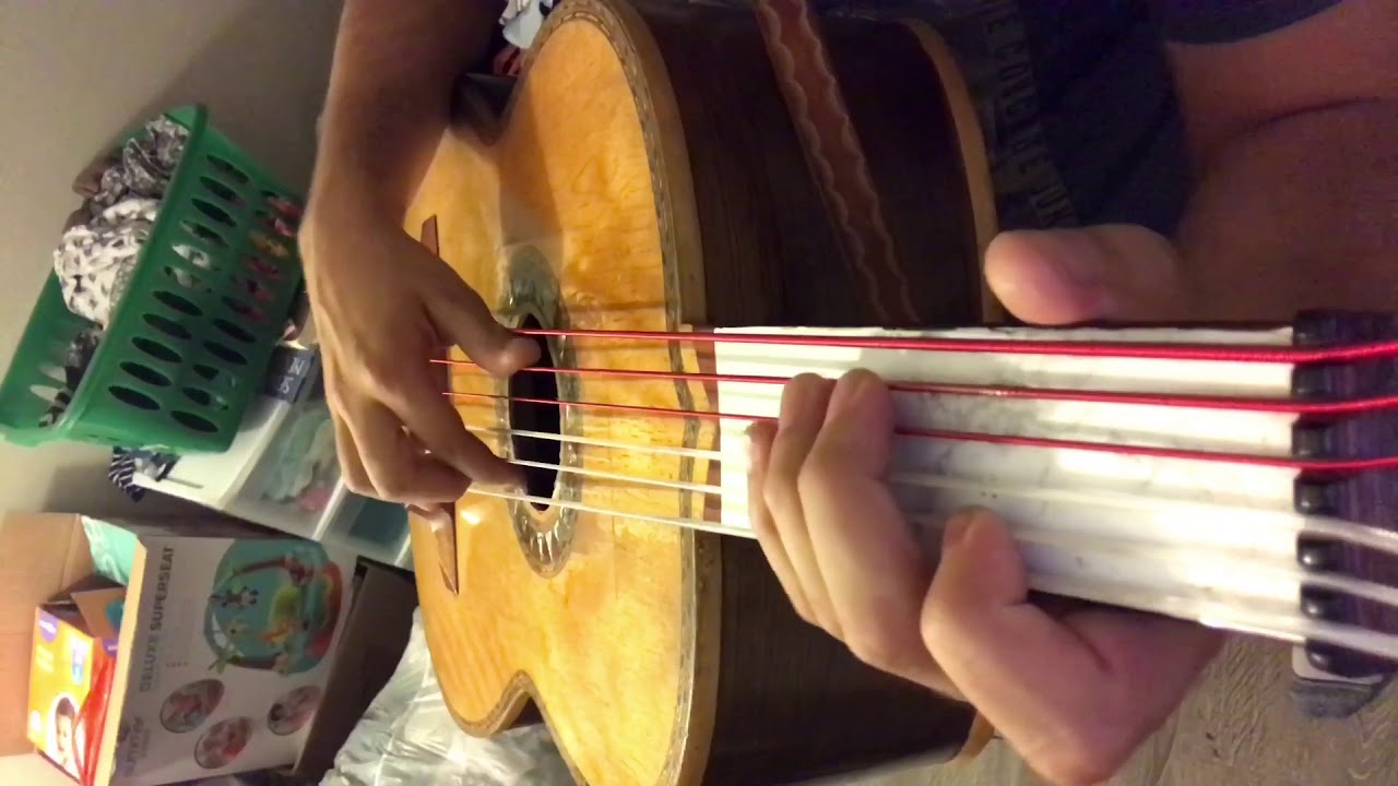 Bajeando en el tono de Sol mayor para el guitarron