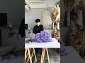 僕たちが重ねるのは単なるバラではなく、想いが交差する瞬間に至るまでの大切な想い出や関係性を織り交ぜること。それを織り交ぜ重ねています。だからこそ、その瞬間に相応しいものになるのだと考えています