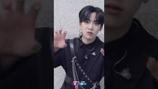 KIM YO HAN(김요한)🧡A Tiger Pose or Tiger Song(호랑이 포즈나 호랑이 노래)🐅 | Simply's Weekly Mission Cam📹 #Shorts