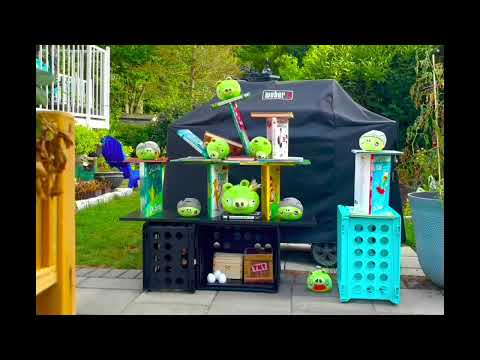 فيديو: Angry Birds Plush Toys Coming Soon