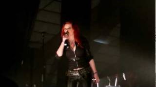 Nemhain &quot;Amber Erlandsson splits flames&quot;@ Metal Female Voices Fest 2011, Wieze B