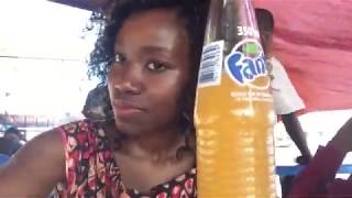 Mzungu ajaribu kula Chips kuku/ The Best Street Food in Tanzania/ Zanzibar (chips Mayai na kuku)