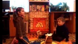 Видео Маленькие читатели рассказывают сказку "Горшочек каши" на свой ладVIDEO0471 (автор: Валентина Иванова)