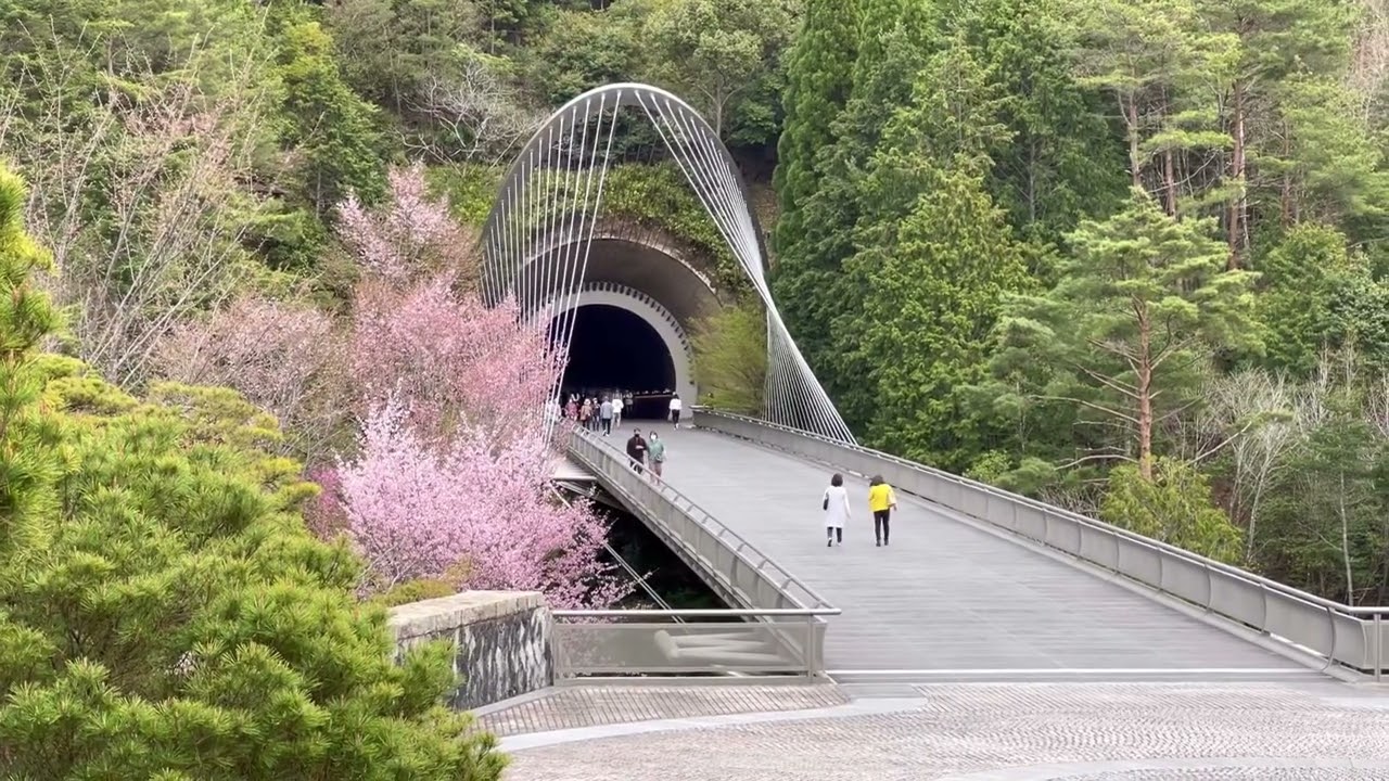 Entrance to Miho Museum through a tunnel under forest, 80% of the