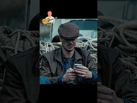 Не доверяет новым смартфонам 😬📱 | 🍿 Фильм: Майор Гром: Чумной Доктор (2021) | #майоргром #кино #fypシ
