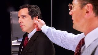 Situazione imbarazzante in bagno per Ben Stiller |...E alla fine arriva Polly | Clip in Italiano