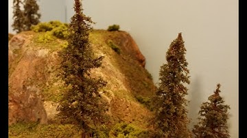 Making twisted wire & twine evergreen trees