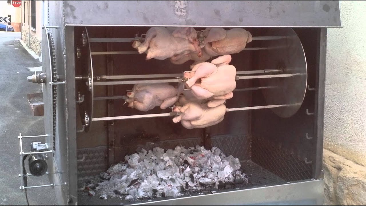 Asador giratorio para pollos a las brasas 