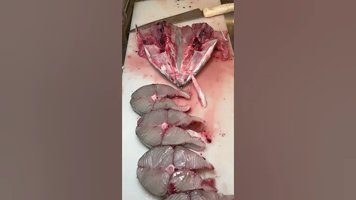 King Mackerel AKA Kingfish is 10% fat! That’s what gives them their distinctive oily (fishy) taste!