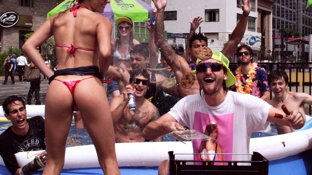 ENCHEMOS UMA PISCINA NA AVENIDA PAULISTA - Verão MTV: A Festa #1