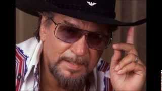 Waylon Jennings - Don't You Think This Outlaw Bit's Done Got Out of Hand chords