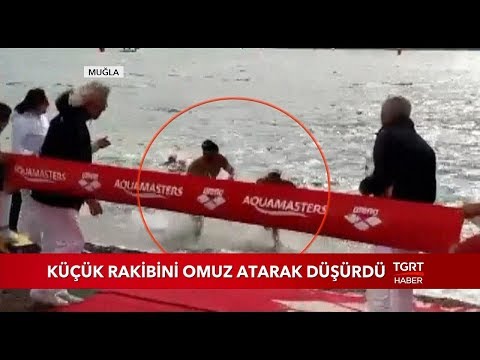 Küçük Rakibini Omuz Atarak Düşürdü