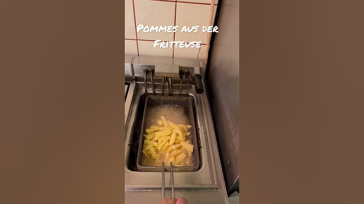 Frische Pommes aus der Fritteuse