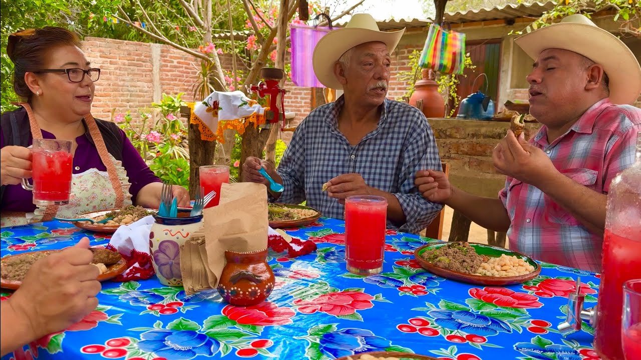 La molimos desde cero así queda mas deliciosa ¡¡Guiso de Carne!! || Ay Nomas