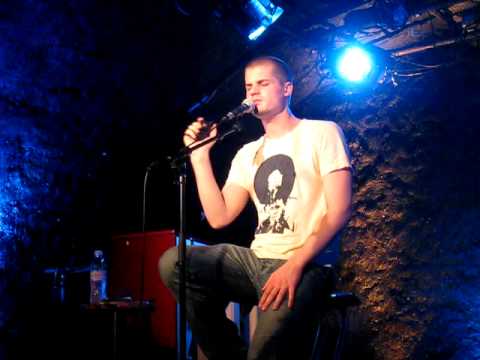Jay Brannan - Blowin' In The Wind (Bob Dylan) Live...