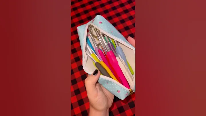 How to know what size crochet hooks to use! #crochet #yarn ￼