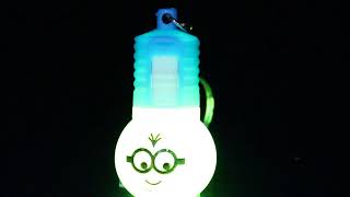 ミニオンズ　ピカピカ電球キーホルダー　大国屋