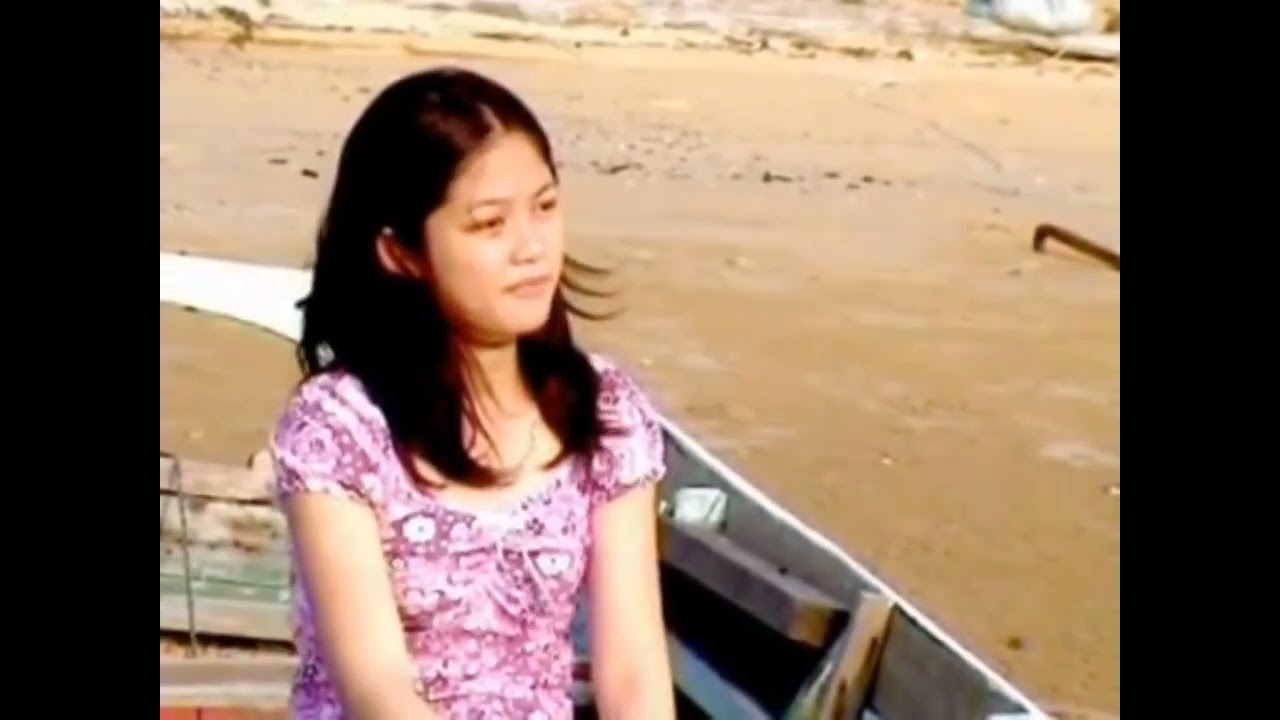 Robin july - Meruan Sayau Ke Nuan ( Karaoke)