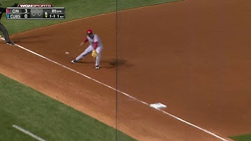 CIN@CHC: Bryant gets to second base on an error