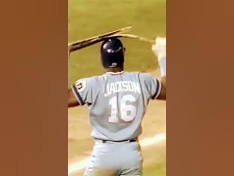 Bo Jackson breaks bat over his head😳🤯 - YouTube