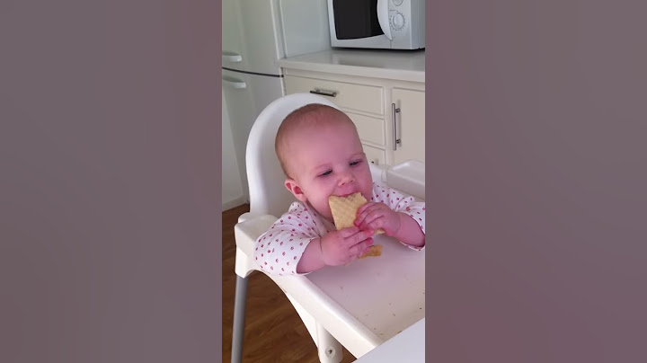 4 månader äter smörgåsrån