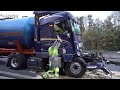 26.10.2021 - VN24 - LKW Unfall auf der A1 - Zugmaschine muss vor Abschleppen zusammen gesetzt werden