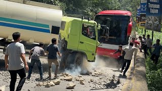 Moments of Near Collision on Extreme World Roads