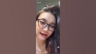 Live streaming Flo Sayang