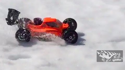 Team C buggy with novarossi engine