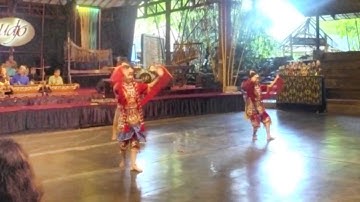 Angklung Udjo: traditional music and dance in Bandung