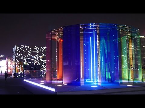 Video: Futuristické Pavilony „Saint-Gobain“