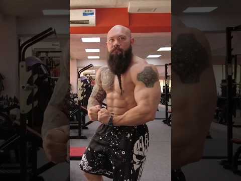 Видео: Многоповторка, или малоповторка? #качки #стараяшкола #bodybuilding #мотивация #качалка #спорт #кач