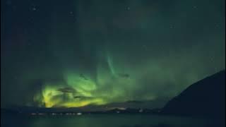 Michael Bublé - Christmas (Holiday Extended Northern Lights Visualizer) [4K HD]