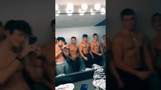 TIKTOK BOYS | HOT GUYS | DANCING | GRAY SWEATPANTS