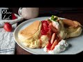 【夫が作るおうちカフェ】いちごのスフレパンケーキ（ホットケーキミックス使用）| マシュマロココア | おうちカフェ | Oyatsu Lab.