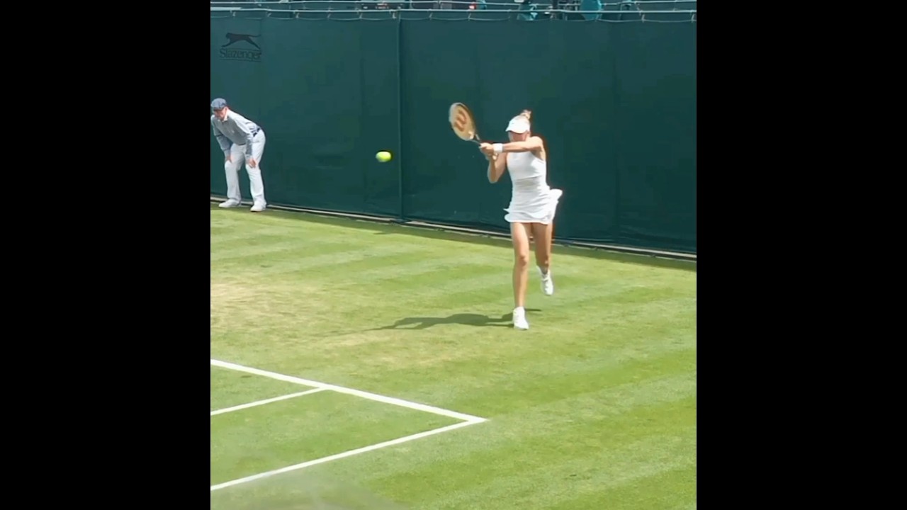 Mirra Andreeva's Backhand Up Close 