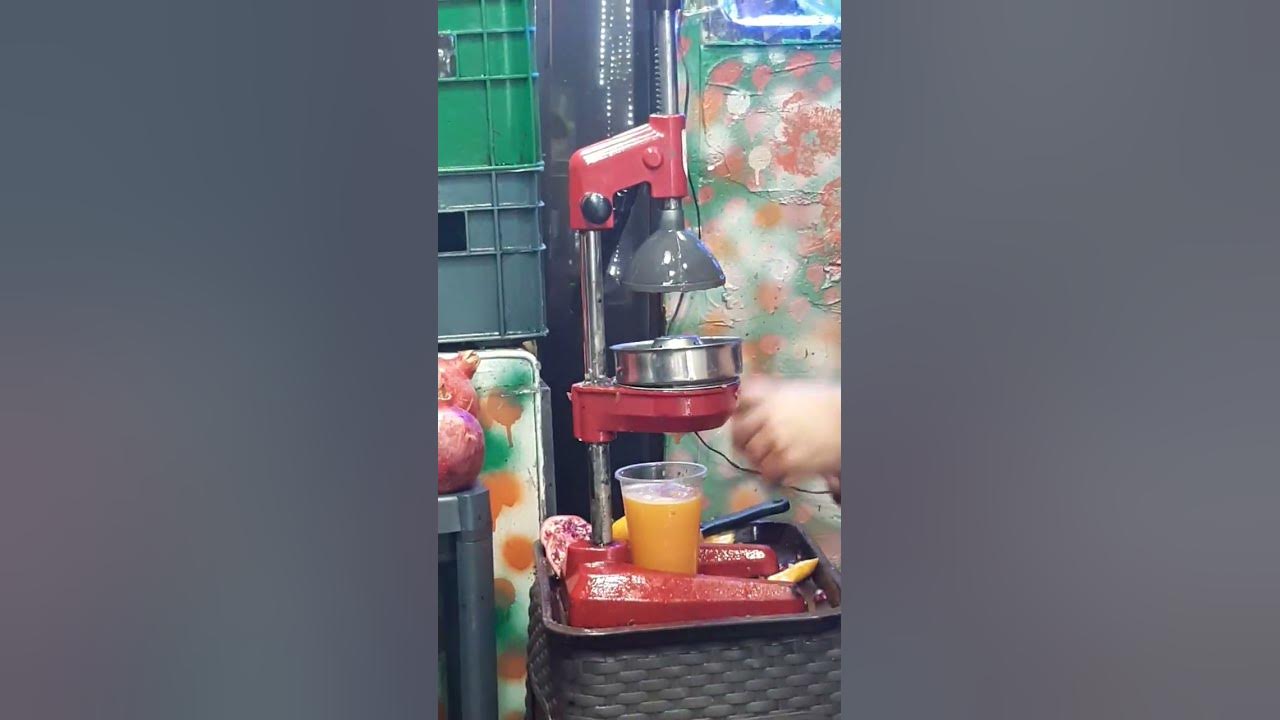 Свежевыжатый мандариновый сок! - YouTube