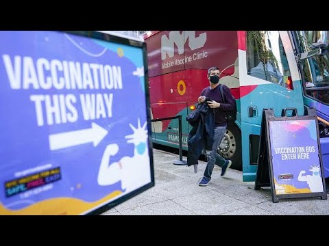 В Нью-Йорке частный сектор попал под обязательную вакцинацию
