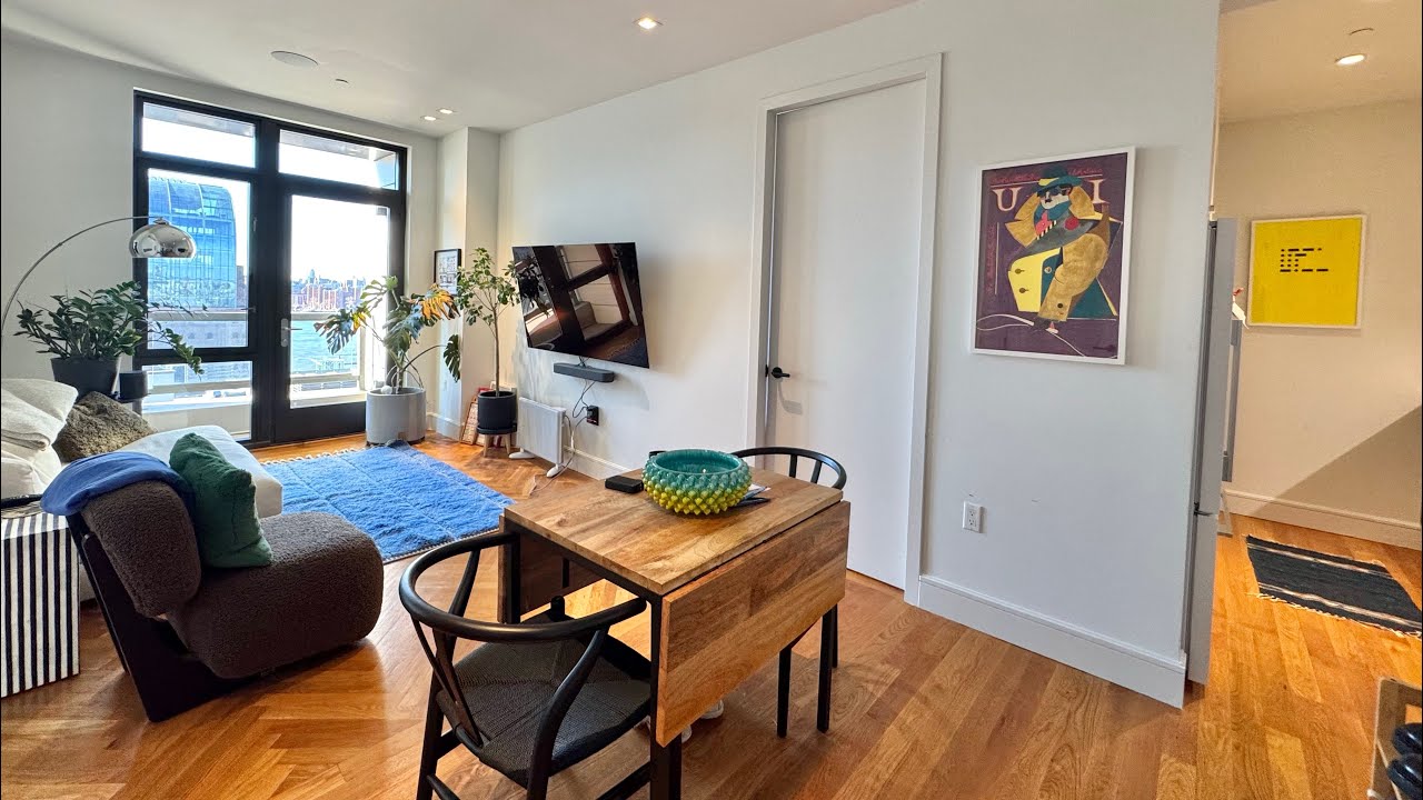 2 Bed 1 bath with double balcony in prime Williamsburg location